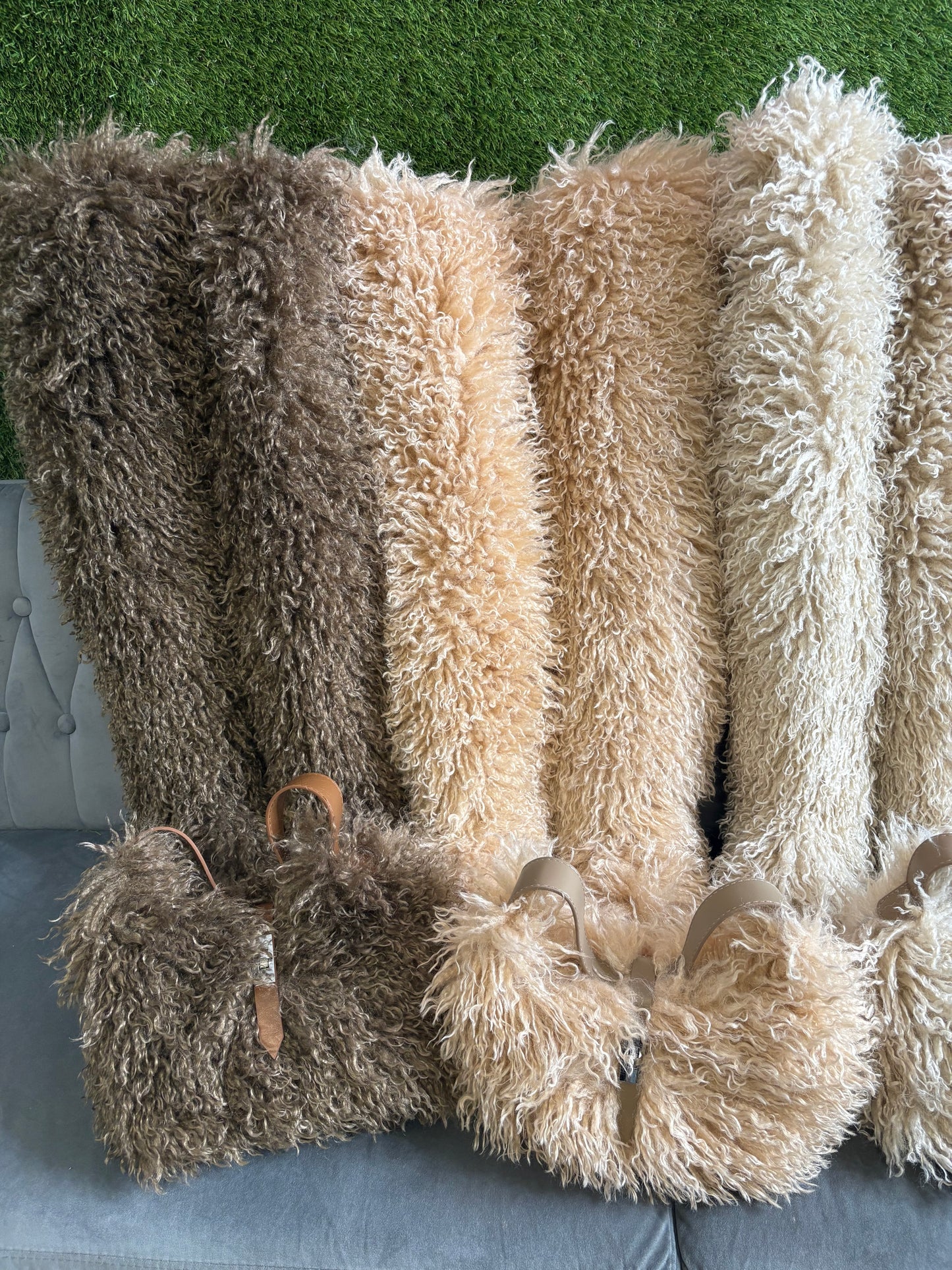 Million thigh fur boots